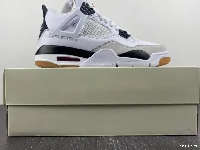 SB Nike DR5415-100 x Air Jordan 4 0511